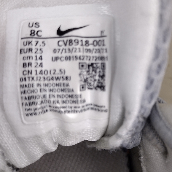 Nike Sneakers - Picture 4 of 5